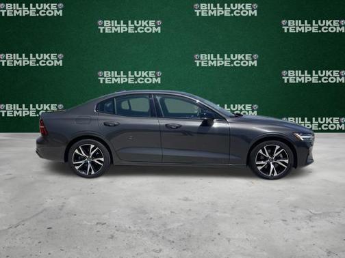 2024 Volvo S60 B5 Core Dark Theme