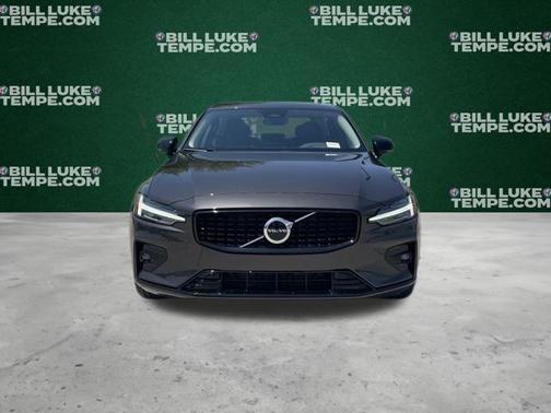 2024 Volvo S60 B5 Core Dark Theme