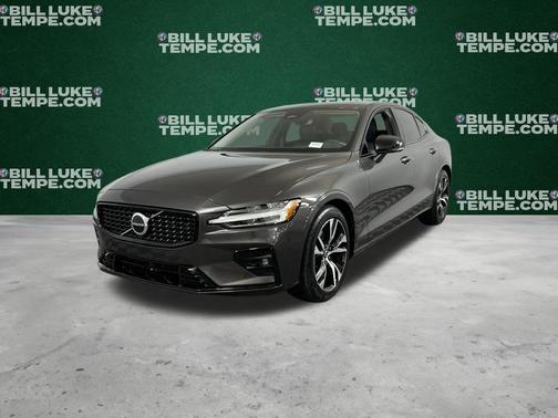 2024 Volvo S60 B5 Core Dark Theme