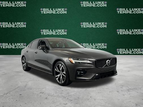 2024 Volvo S60 B5 Core Dark Theme