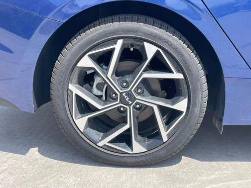 2025 Kia K5 EX