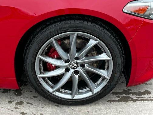 2022 Alfa Romeo Giulia Base