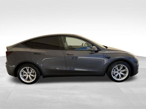 Midnight Silver Metallic 2023 Tesla Model Y Long Range