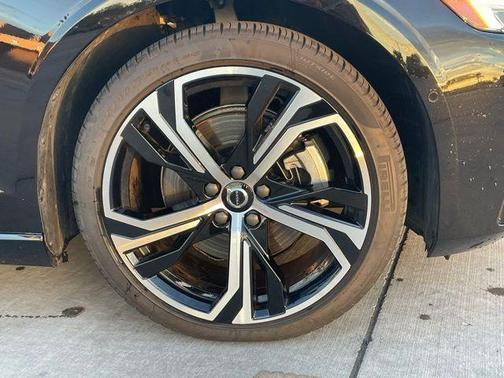 2025 Volvo S60 B5 Plus