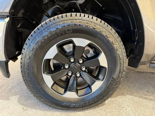 Granite Crystal Clearcoat Metallic 2020 RAM 1500 Laramie