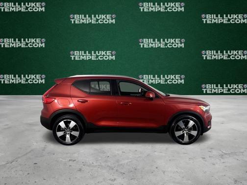 2019 Volvo XC40 T4 Momentum