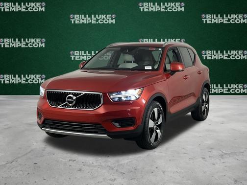 2019 Volvo XC40 T4 Momentum