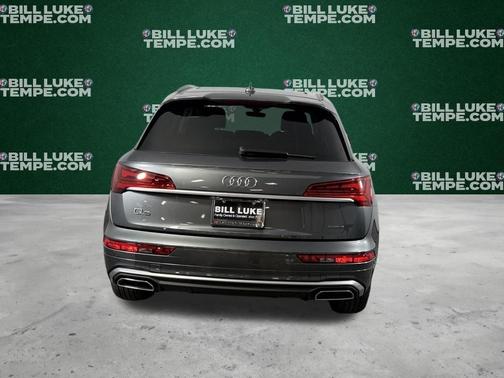 Daytona Gray Pearl Effect 2024 Audi Q5 e 55 S line quattro Premium
