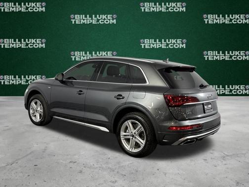 Daytona Gray Pearl Effect 2024 Audi Q5 e 55 S line quattro Premium