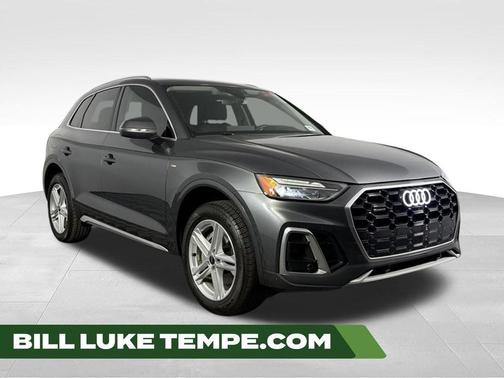 Daytona Gray Pearl Effect 2024 Audi Q5 e 55 S line quattro Premium