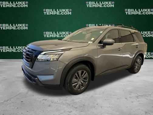 2022 Nissan Pathfinder SV