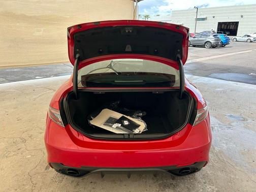 2025 Alfa Romeo Giulia Base