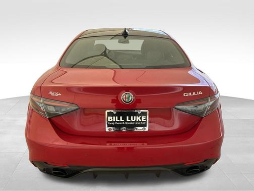 2025 Alfa Romeo Giulia Base