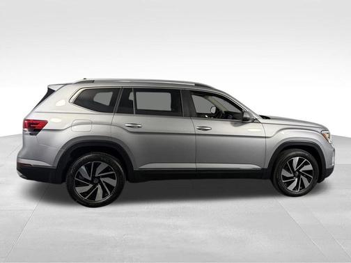 Silver Bird Metallic 2024 Volkswagen Atlas 2.0T SEL