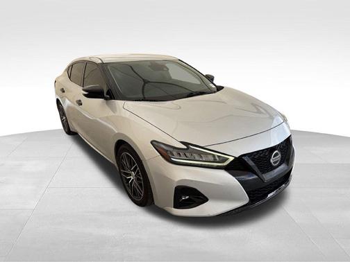 Brilliant Silver Metallic 2022 Nissan Maxima SV