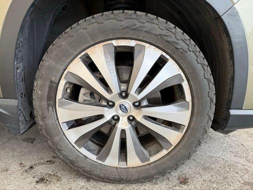 2022 Subaru Ascent Limited 8-Passenger