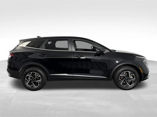 Ebony Black 2025 Kia Sportage LX
