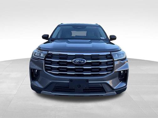 Carbonized Gray Metallic 2025 Ford Explorer Active