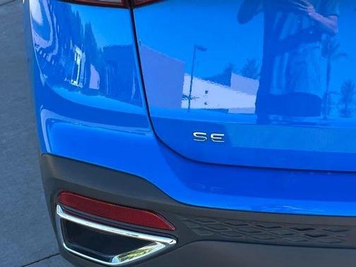 Cornflower Blue 2023 Volkswagen Taos 1.5T SE