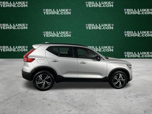 2024 Volvo XC40 B5 Core