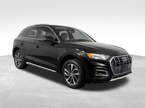 Brilliant Black 2021 Audi Q5 40 Premium Plus