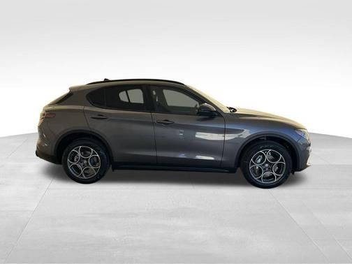 2025 Alfa Romeo Stelvio Base