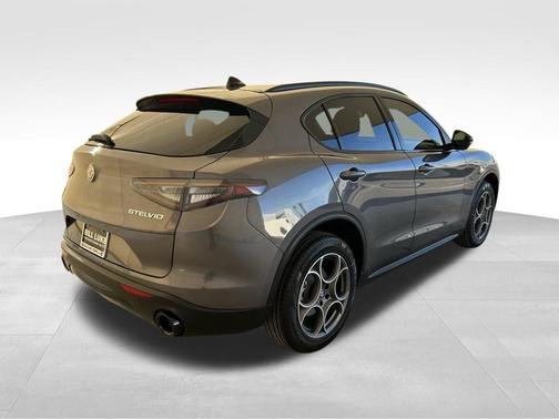 2025 Alfa Romeo Stelvio Base