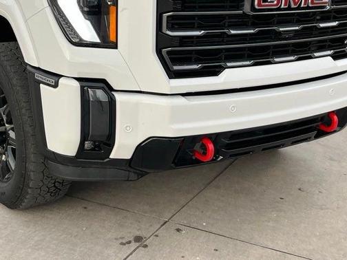Summit White 2024 GMC Sierra 2500 AT4