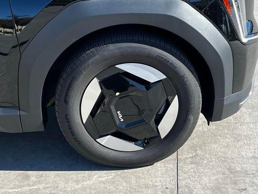 2024 Kia EV9 Light Long Range
