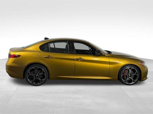 OCRA GT TRI COAT 2023 Alfa Romeo Giulia Veloce