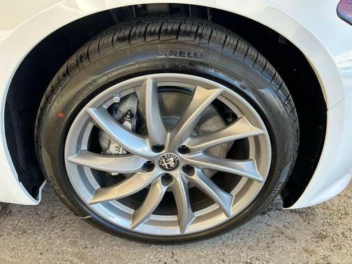 2025 Alfa Romeo Giulia Base