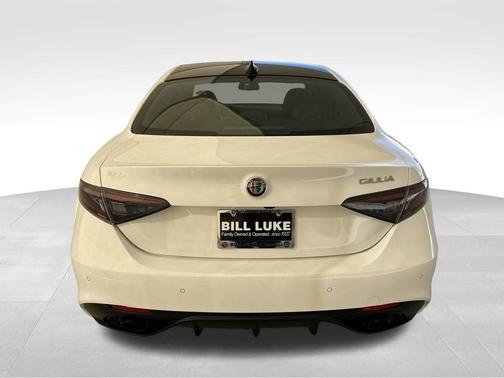 2025 Alfa Romeo Giulia Base