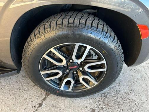 2021 GMC Yukon XL AT4