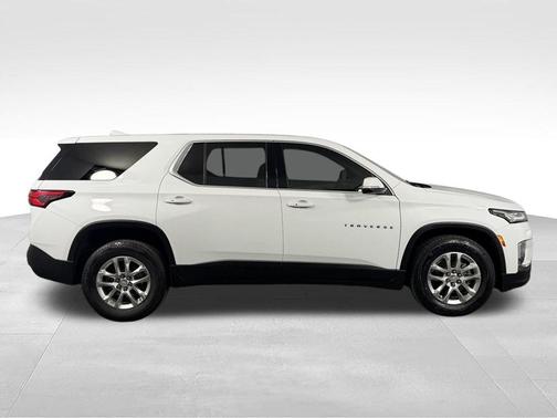 Summit White 2023 Chevrolet Traverse LS
