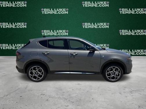Metallic 2024 Alfa Romeo Tonale Ti