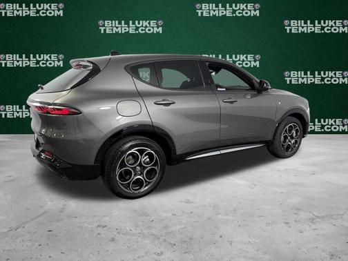 Metallic 2024 Alfa Romeo Tonale Ti