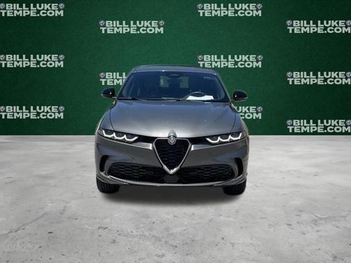 Metallic 2024 Alfa Romeo Tonale Ti