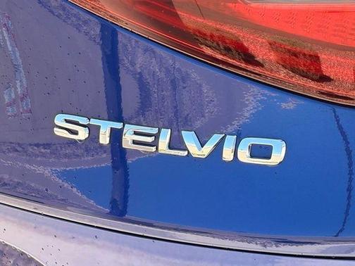 Anodized Blue Metallic 2023 Alfa Romeo Stelvio Ti
