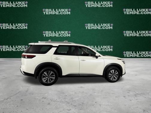 White 2023 Nissan Pathfinder SL