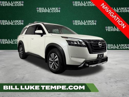 White 2023 Nissan Pathfinder SL