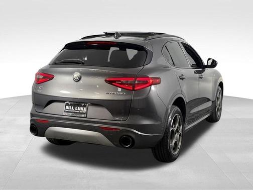 Vesuvio Gray Metallic 2023 Alfa Romeo Stelvio Ti