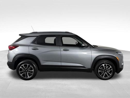 Sterling Gray Metallic 2025 Chevrolet Trailblazer LT