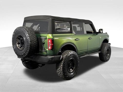 Eruption Green Metallic 2022 Ford Bronco Wildtrak