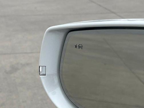 Crystal White Tri-Coat 2018 Cadillac XTS Luxury