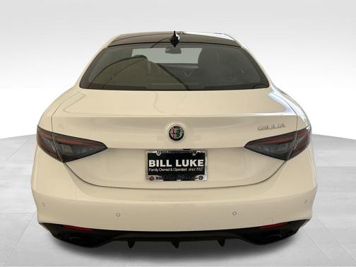 2025 Alfa Romeo Giulia Base