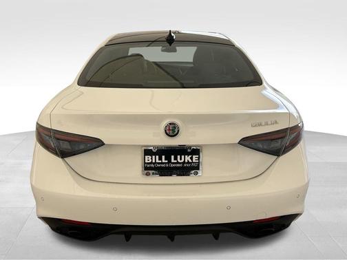 2025 Alfa Romeo Giulia Base
