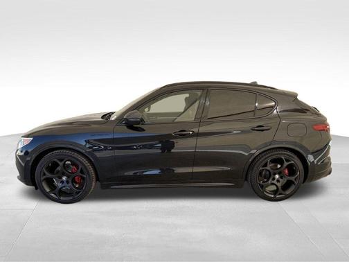 Vulcano Black Metallic 2023 Alfa Romeo Stelvio Veloce