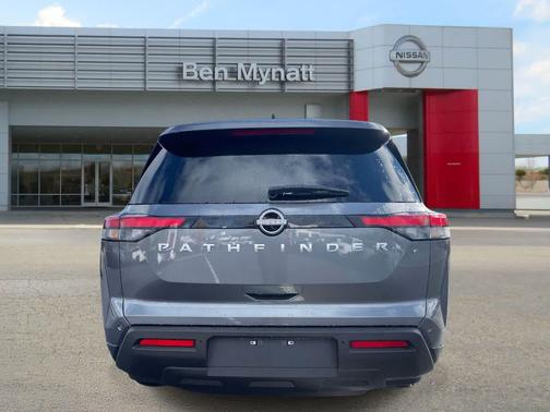 2025 Nissan Pathfinder S FWD