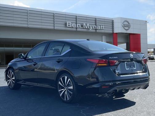 2021 Nissan Altima SR FWD