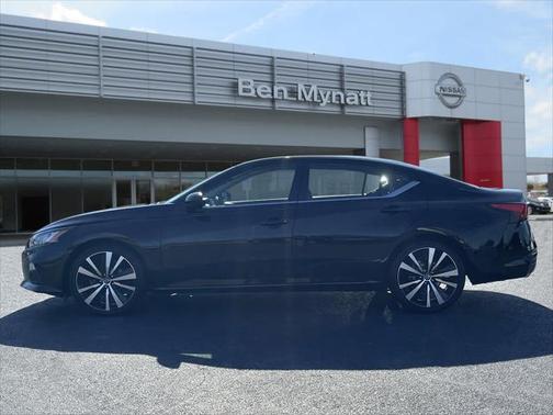 2021 Nissan Altima SR FWD